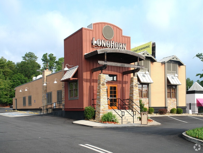 6390 NE Roswell Rd, Atlanta, GA for lease - Primary Photo - Image 1 of 3