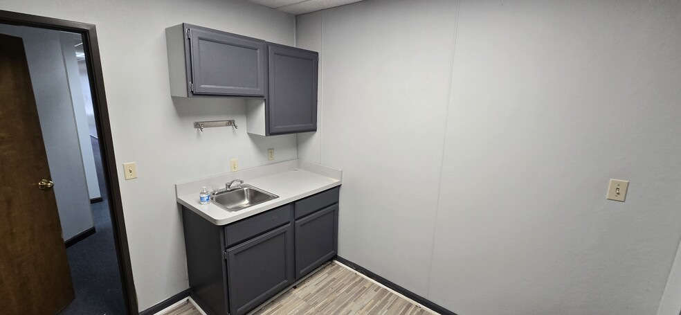 207-209 S Main St, Bellefontaine, OH for lease - Interior Photo - Image 2 of 6