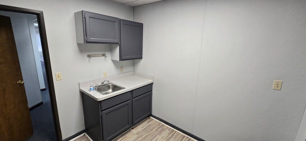 207-209 S Main St, Bellefontaine, OH à louer - Photo intérieure - Image 2 de 6