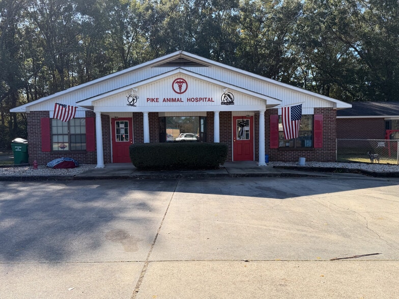 162 Enzor Rd, Troy, AL for sale - Building Photo - Image 1 of 21