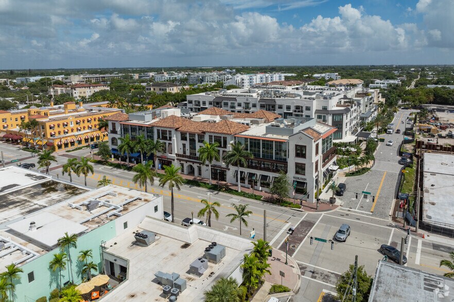 601 E Atlantic Ave, Delray Beach, FL à louer - Photo du bâtiment - Image 3 de 5