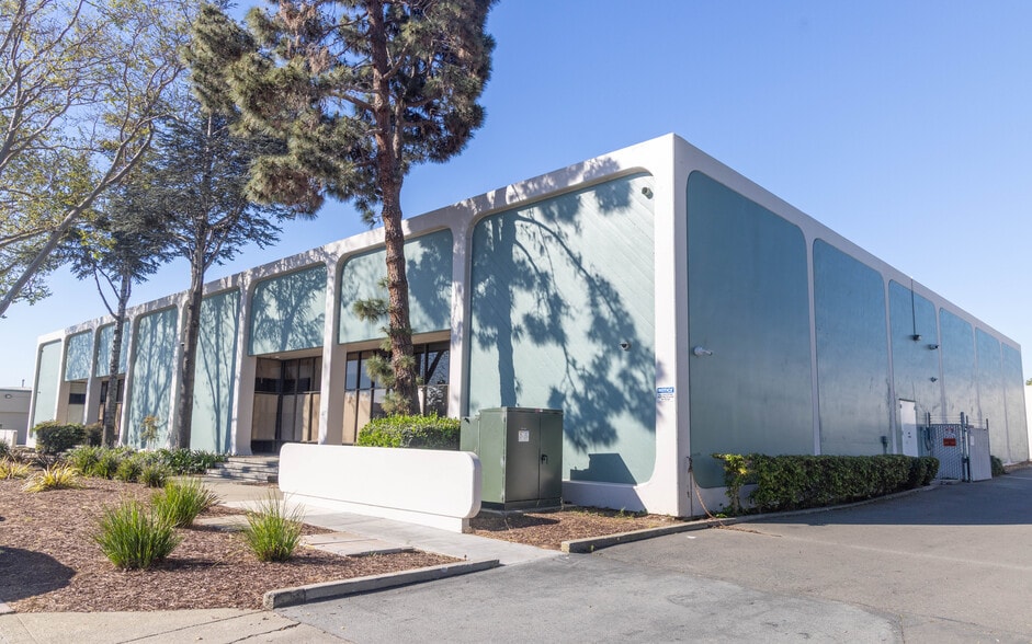 23519-23521 Connecticut St, Hayward, CA for lease - Building Photo - Image 1 of 4