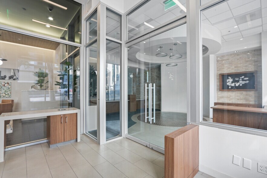 800 Wilshire Blvd, Los Angeles, CA à louer - Photo intérieure - Image 3 de 11