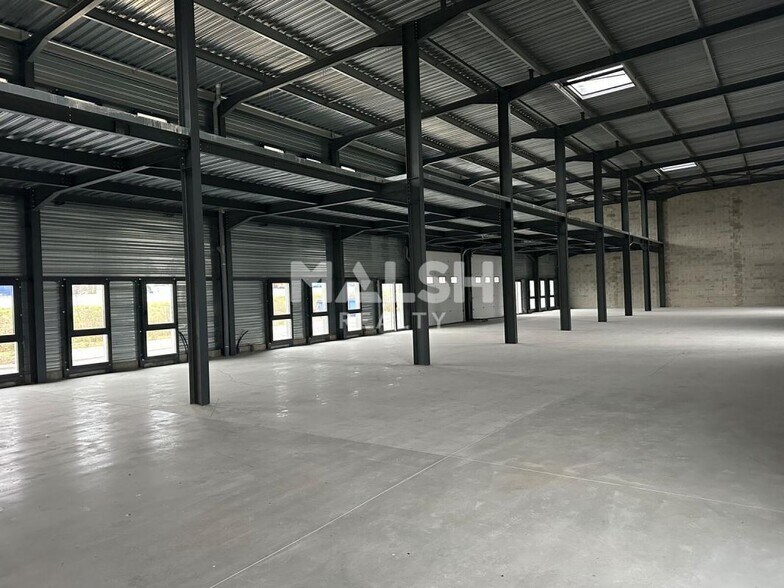 Flex dans Bourgoin-Jallieu à louer - Photo du bâtiment - Image 1 de 10