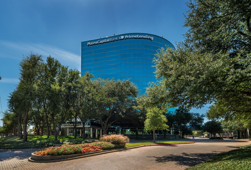 18111 Preston Rd, Dallas, TX à louer - Photo du bâtiment - Image 1 de 14