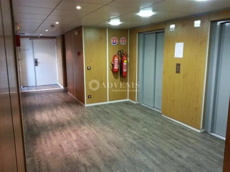 Office in Noisy-le-Grand for lease - Lobby - Image 3 of 6