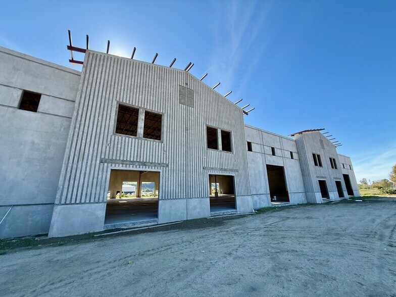 600 Todd Rd, Santa Paula, CA for lease - Building Photo - Image 2 of 7