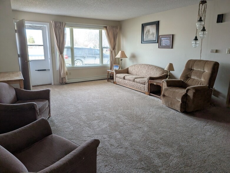 702 S 3rd St E, Malta, MT for sale - Interior Photo - Image 3 of 16