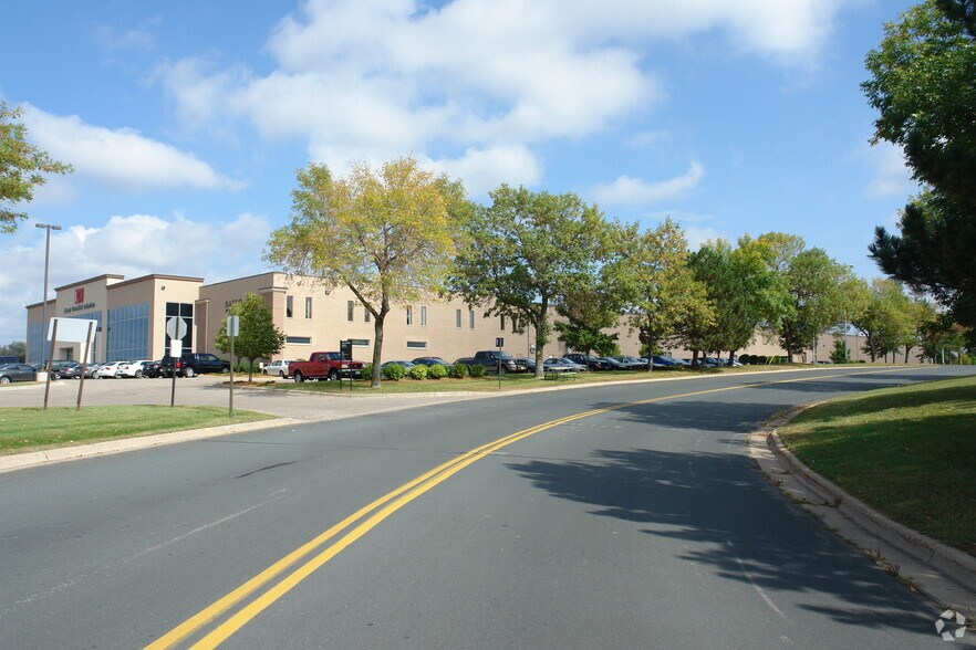 5600 Hwy 169 N, New Hope, MN à louer - Photo du bâtiment - Image 2 de 3