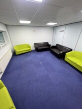 English Clos, Hove for lease Interior Photo- Image 2 of 3