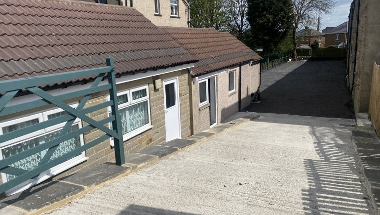 104 Harrogate Rd, Bradford for lease - Building Photo - Image 2 of 2