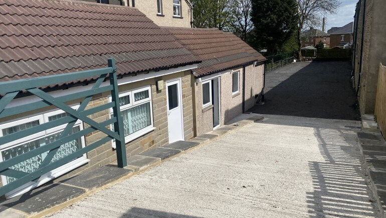 104 Harrogate Rd, Bradford à louer - Photo du bâtiment - Image 2 de 2