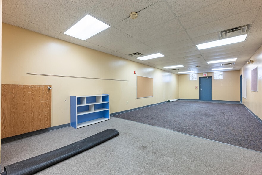 511-517 Steele Ave, Dayton, OH for lease - Building Photo - Image 2 of 6