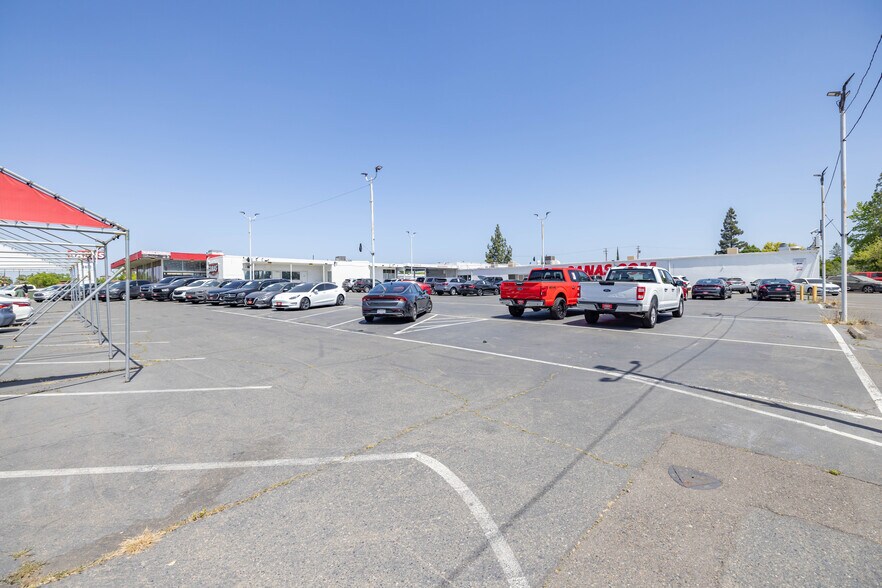 2760 Fulton Ave, Sacramento, CA for sale - Primary Photo - Image 1 of 4