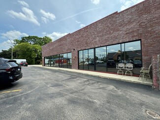 Plus de détails pour 827 N Washington St, Naperville, IL - Local commercial à louer