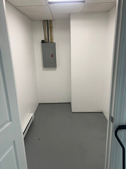 1175-1195 N Main St, Randolph, MA à louer - Photo intérieure - Image 2 de 5