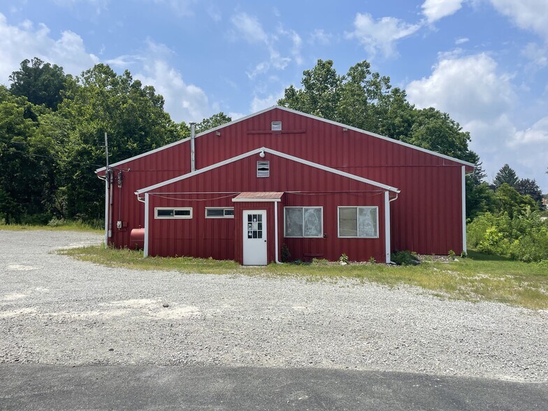 28 Fairwood Dr, Irwin, PA à louer - Photo du bâtiment - Image 2 de 19