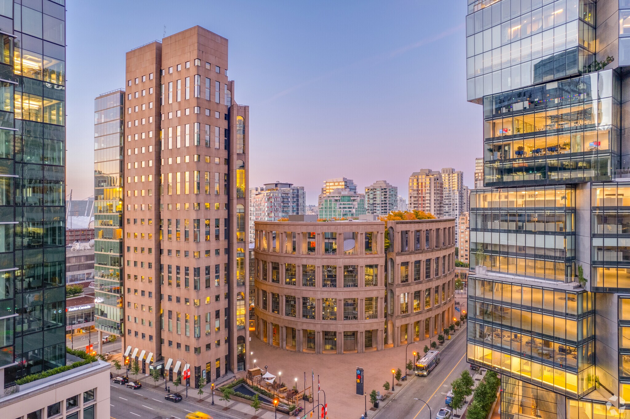 300 W Georgia St, Vancouver, BC à louer Photo principale- Image 1 de 8