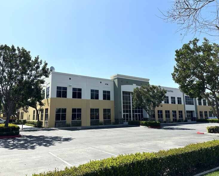 4720-4790 Calle Carga, Camarillo, CA à vendre - Photo du bâtiment - Image 2 de 21