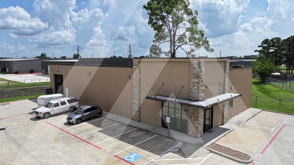 8460 N Sam Houston Pky W, Houston, TX for lease - Building Photo - Image 3 of 13