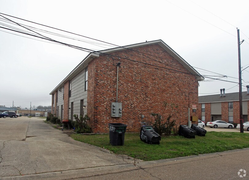 1815 Ryder Dr, Baton Rouge, LA à vendre - Photo du bâtiment - Image 2 de 2
