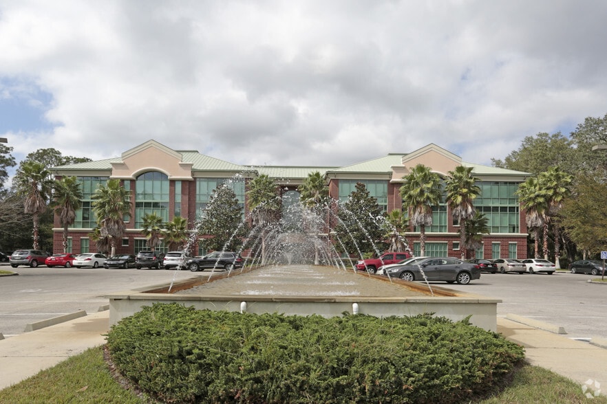 2850 NW 43rd St, Gainesville, FL for lease - Building Photo - Image 2 of 10