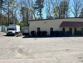 Plus de détails pour 413 W Chatham St, Cary, NC - Local d'activités à louer