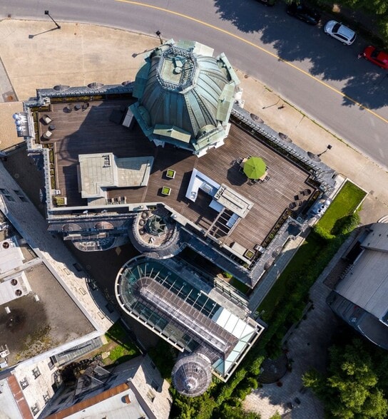 357 Rue De La Commune O, Montréal, QC à vendre - Photo du bâtiment - Image 2 de 4