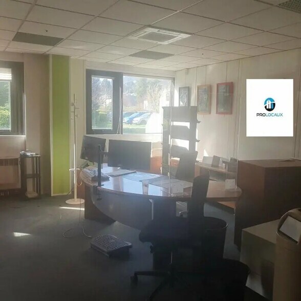 Office in Seyssinet-Pariset for sale - Building Photo - Image 3 of 12