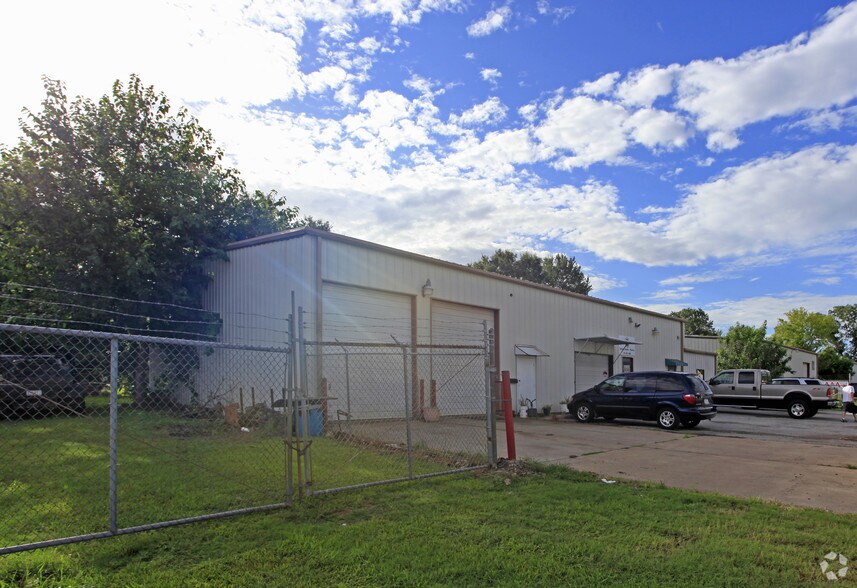 2201 Catalina Dr, Pasadena, TX à louer - Photo du bâtiment - Image 2 de 3