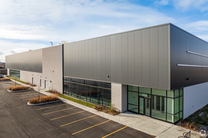 8800-8810 Pl Marien, Montréal-Est, QC for lease - Primary Photo - Image 1 of 41