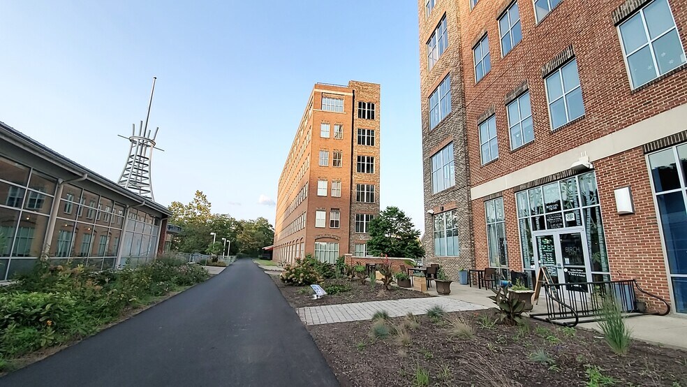 150 Clay St, Morgantown, WV à louer - Photo du bâtiment - Image 2 de 14