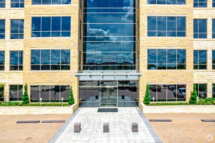 250 W Nottingham Pl, San Antonio, TX à louer - Photo du bâtiment - Image 3 de 9