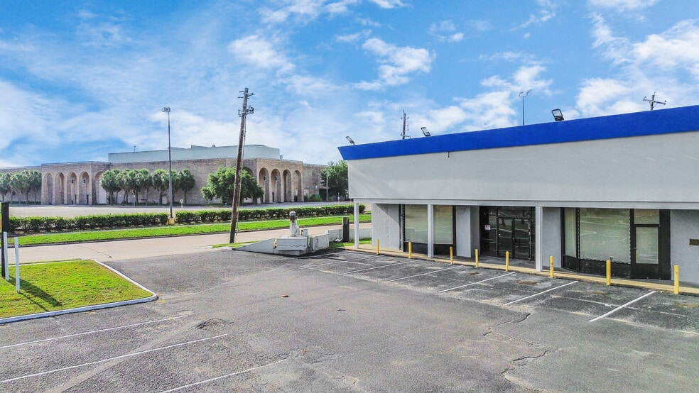 9940 Kleckley Dr, Houston, TX for lease - Building Photo - Image 2 of 4