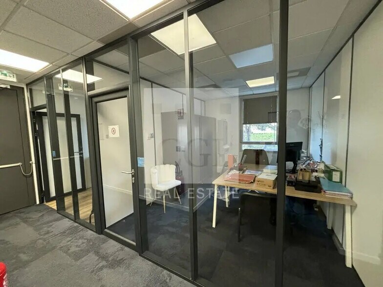 Bureau dans Bron à louer - Photo intérieure - Image 2 de 16