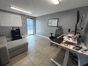 1200-1340 Stirling Rd, Dania Beach, FL à louer Photo intérieure- Image 2 de 9