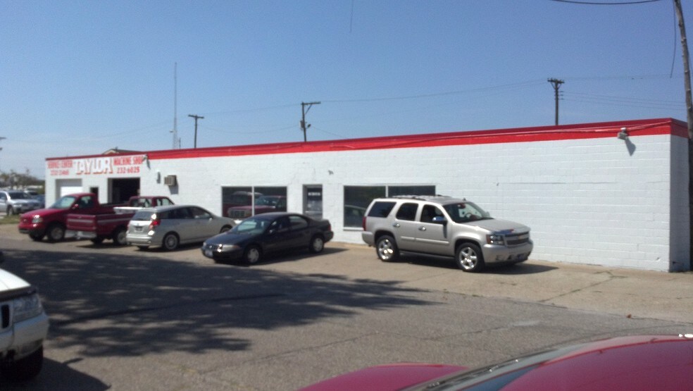 124 N 2nd St, Terre Haute, IN à louer - Photo du bâtiment - Image 2 de 10