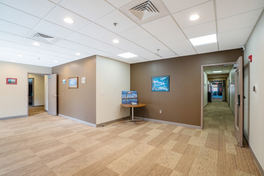 6-10 Cook St, Billerica, MA à louer - Photo intérieure - Image 3 de 6