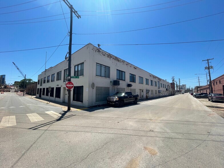 423 N Campbell Ave, Springfield, MO à vendre - Photo du bâtiment - Image 2 de 9