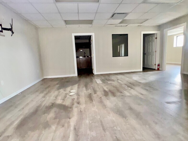 212 Flecha Ln, Laredo, TX à louer - Photo du bâtiment - Image 2 de 19