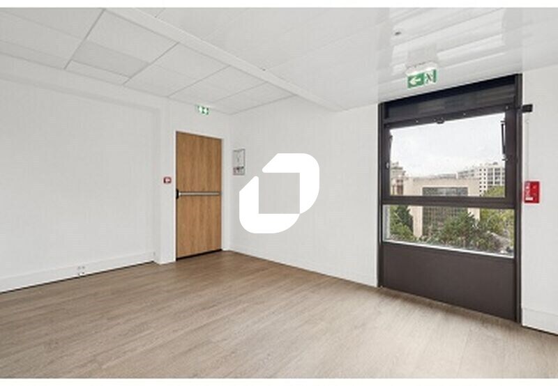 Bureau dans Montrouge à louer - Photo du bâtiment - Image 3 de 10