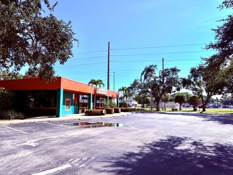 130 S Entrada Ave, Port Saint Lucie, FL for sale - Building Photo - Image 3 of 8