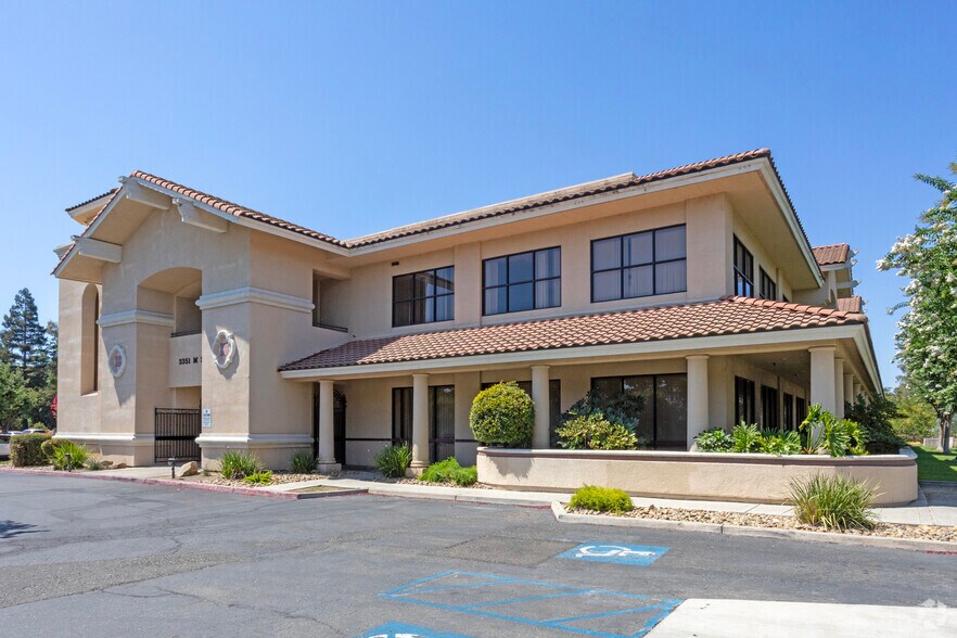 3351 M St, Merced, CA à louer - Photo principale - Image 1 de 5