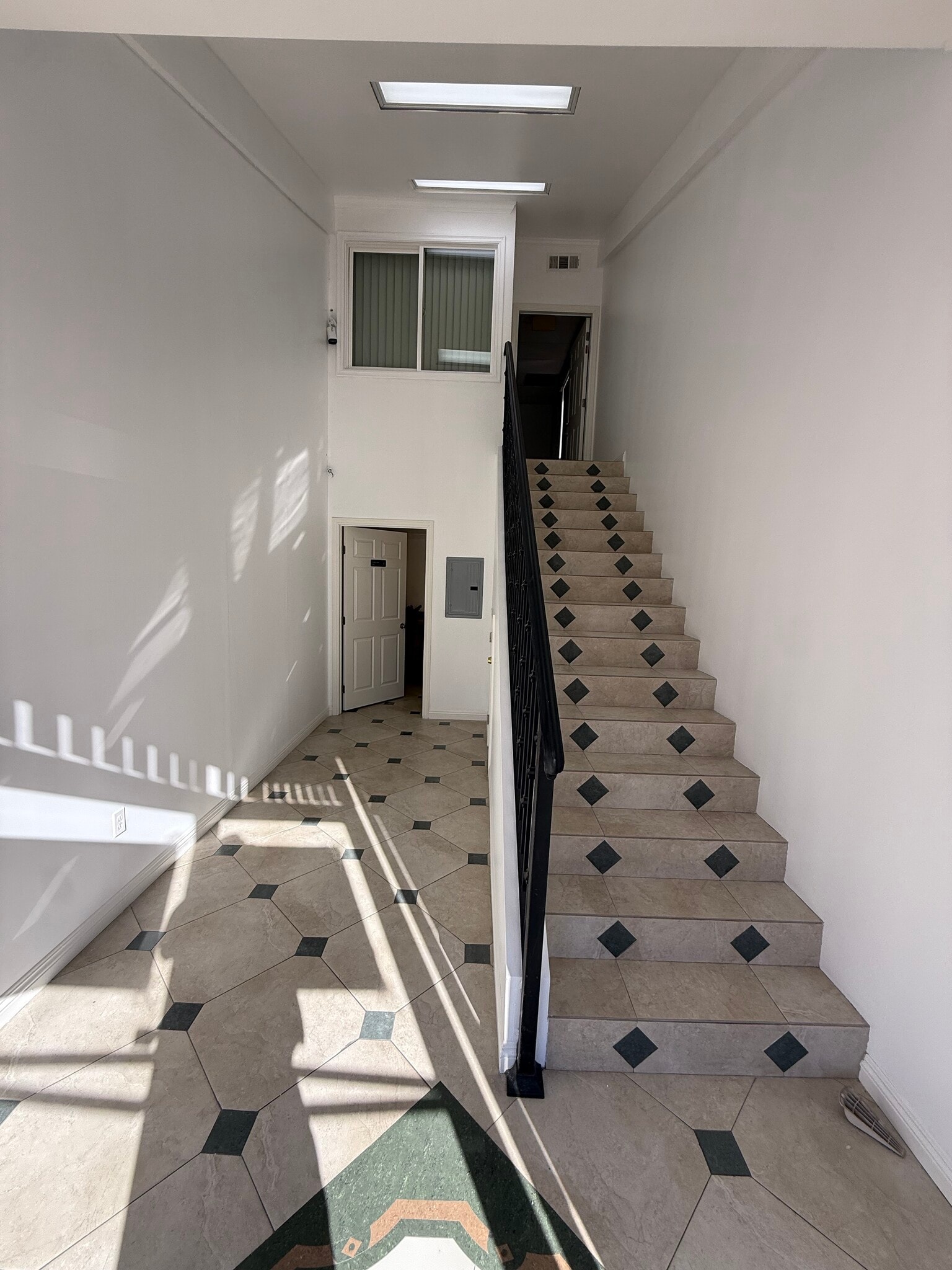 9310-9320 Reseda Blvd, Northridge, CA for lease Interior Photo- Image 1 of 6