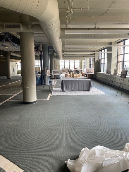 318 E Chicago St, Milwaukee, WI for lease - Building Photo - Image 2 of 25