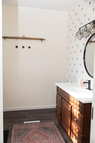 113 Broadway St, Carson, IA for sale - Interior Photo - Image 3 of 11