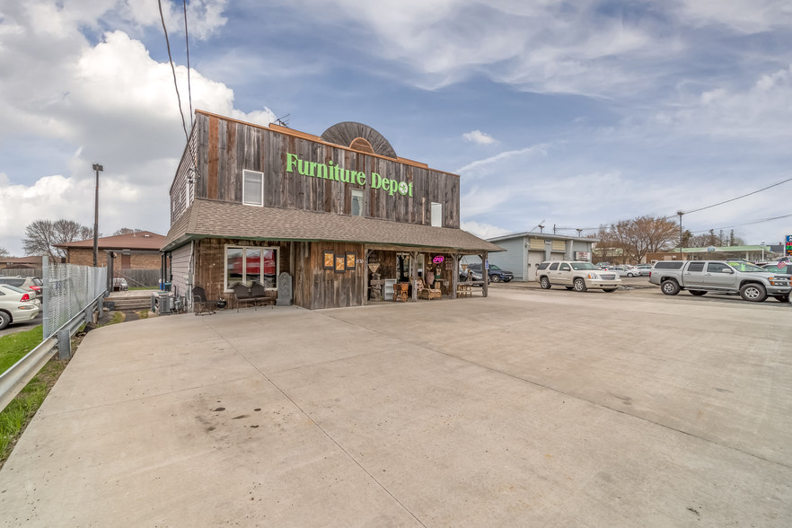 1930 W Wisconsin Ave, Appleton, WI for sale - Building Photo - Image 1 of 1