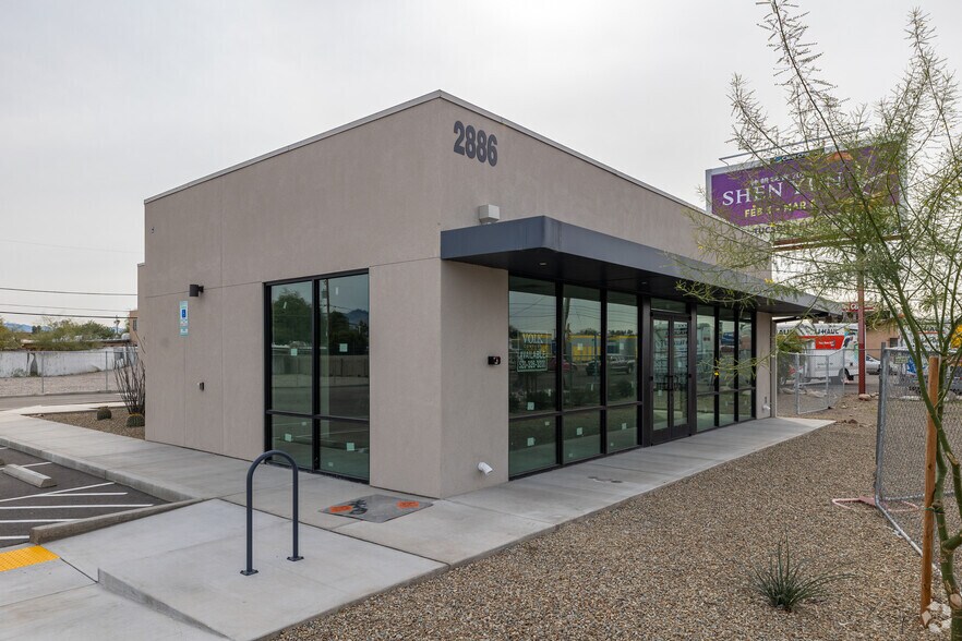 2886 N 1st Ave, Tucson, AZ à louer - Photo du bâtiment - Image 2 de 2