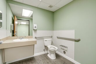 1340 S main St, Grapevine, TX à louer Photo intérieure- Image 2 de 5