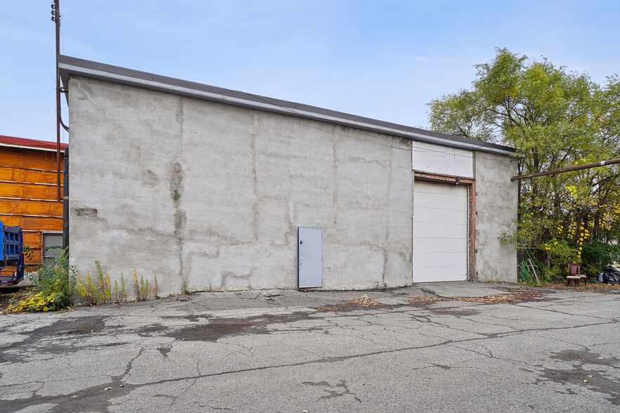 290 Rue Quinlan, Montréal, QC à louer - Photo du bâtiment - Image 3 de 12